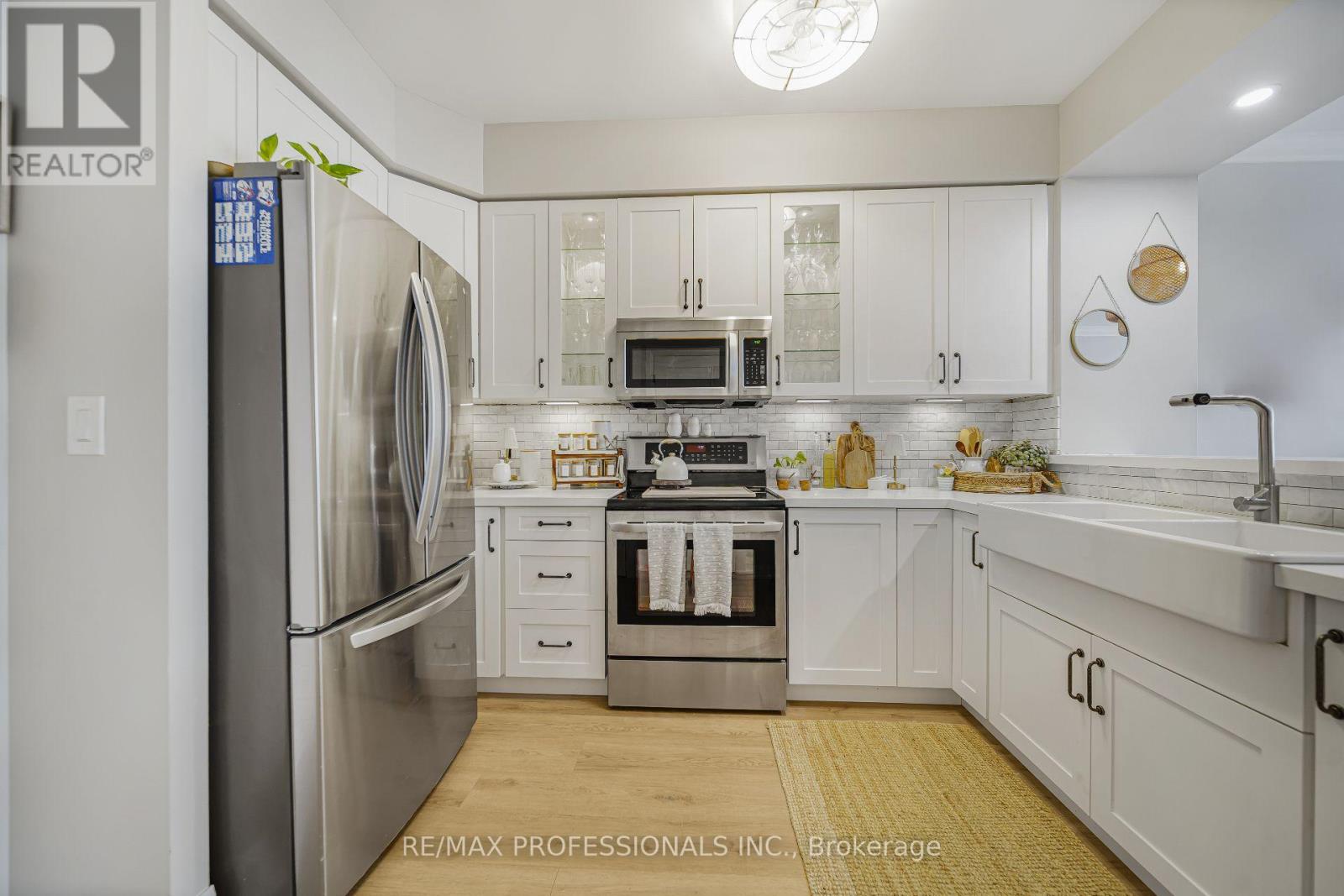 #211 3531 LAKE SHORE BOULEVARD W - Image 10
