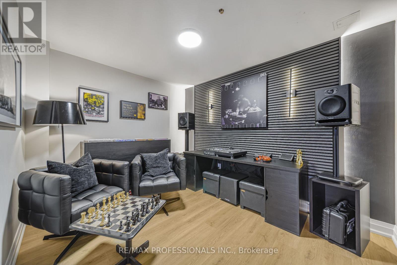 #211 3531 LAKE SHORE BOULEVARD W - Image 28