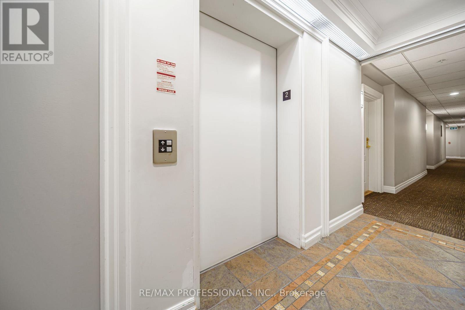 #211 3531 LAKE SHORE BOULEVARD W - Image 4