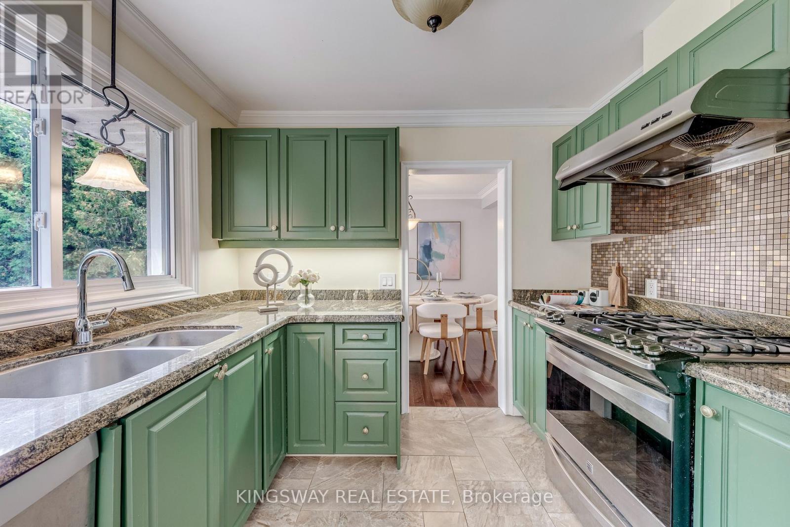 2096 SALVATOR BOULEVARD - 18