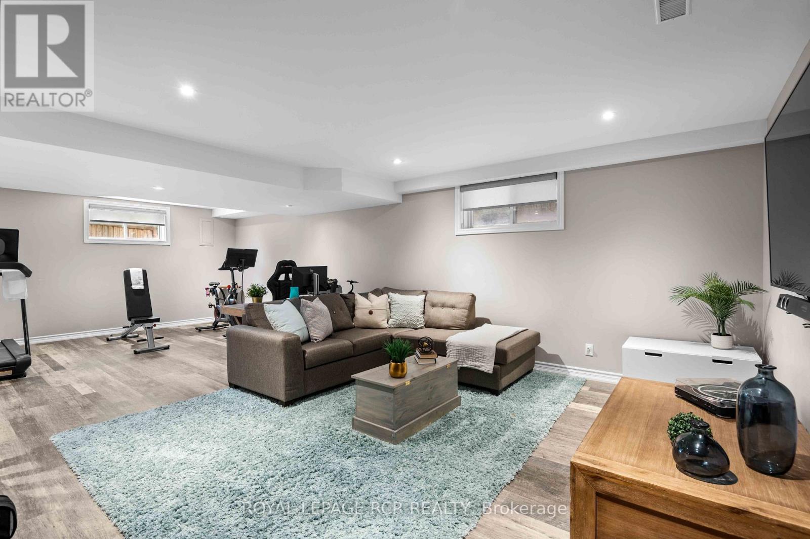 46 HUTCHISON COURT - Image 34