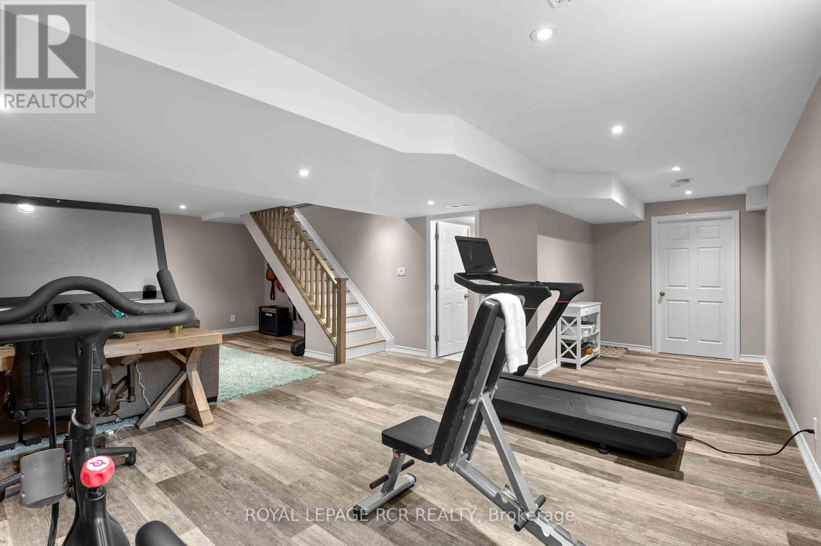 46 HUTCHISON COURT - Image 38