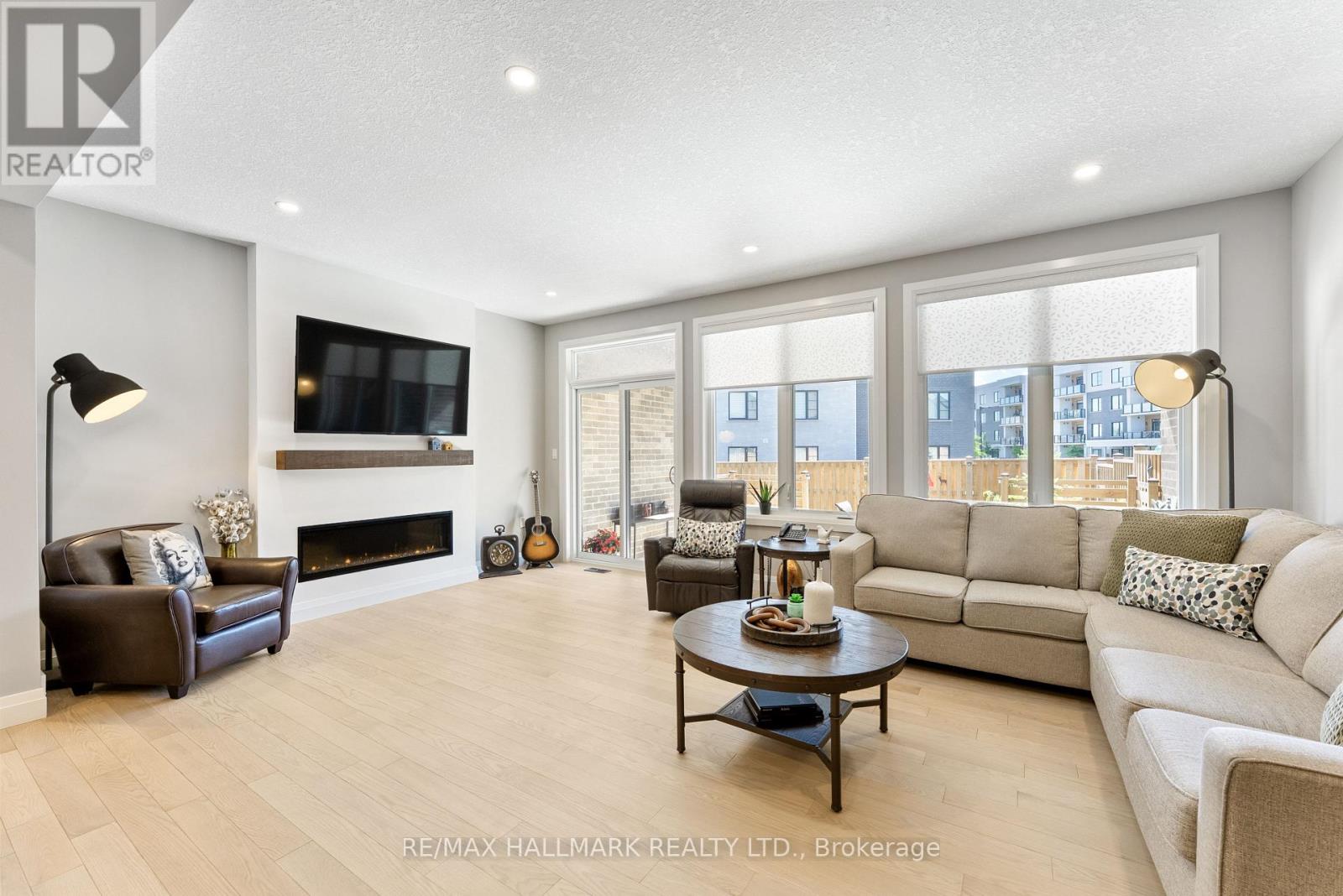 77 REA DRIVE - Image 12