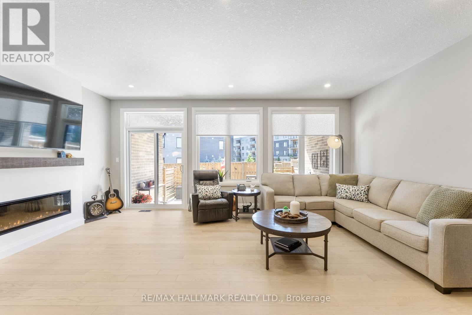 77 REA DRIVE - Image 13