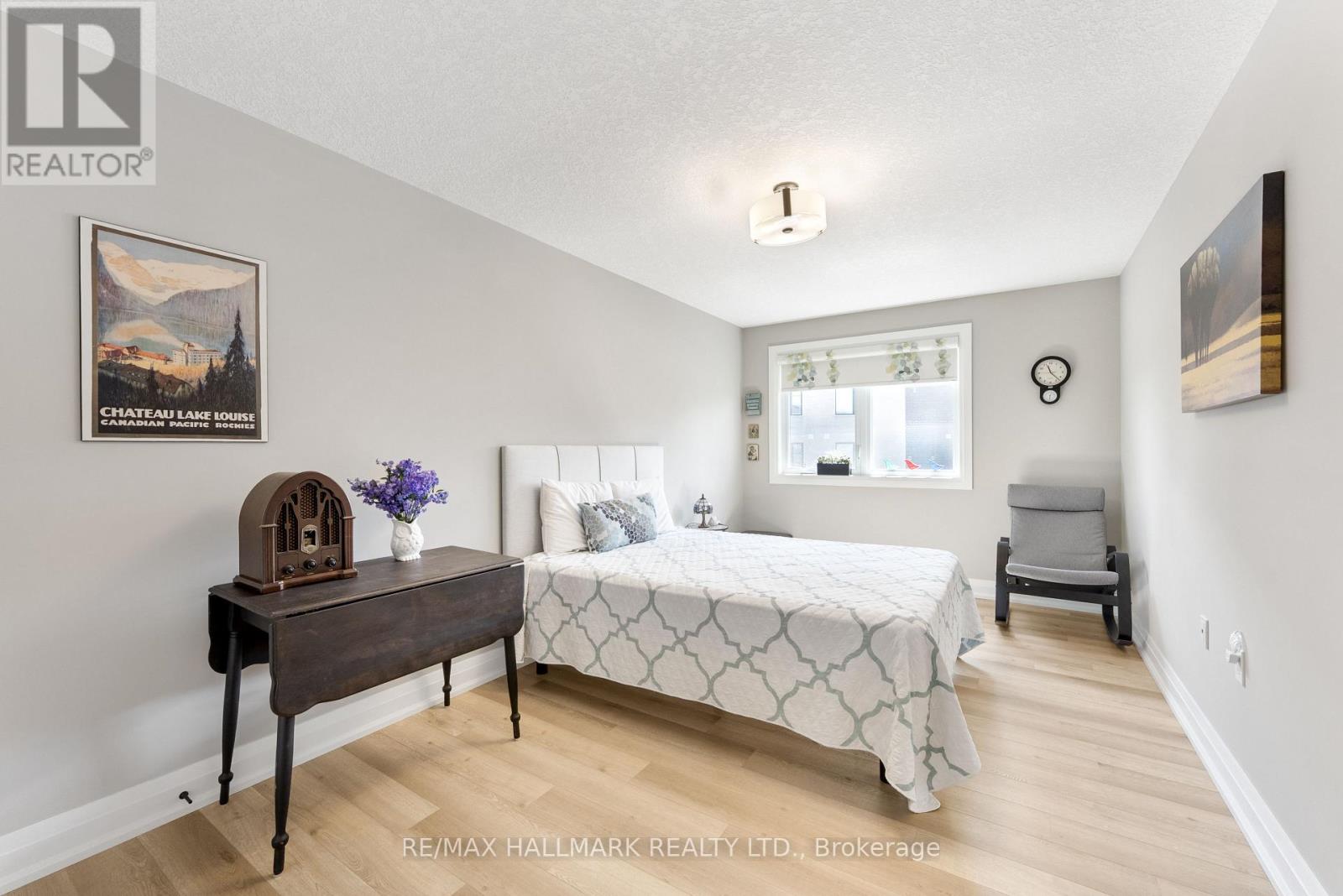 77 REA DRIVE - 29