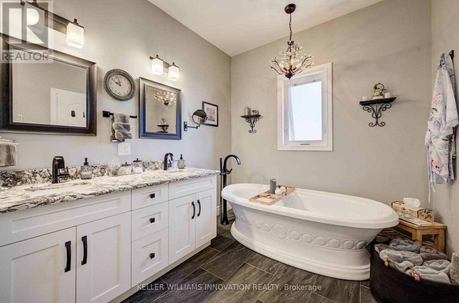 23 WINCHESTER CRESCENT - Image 12