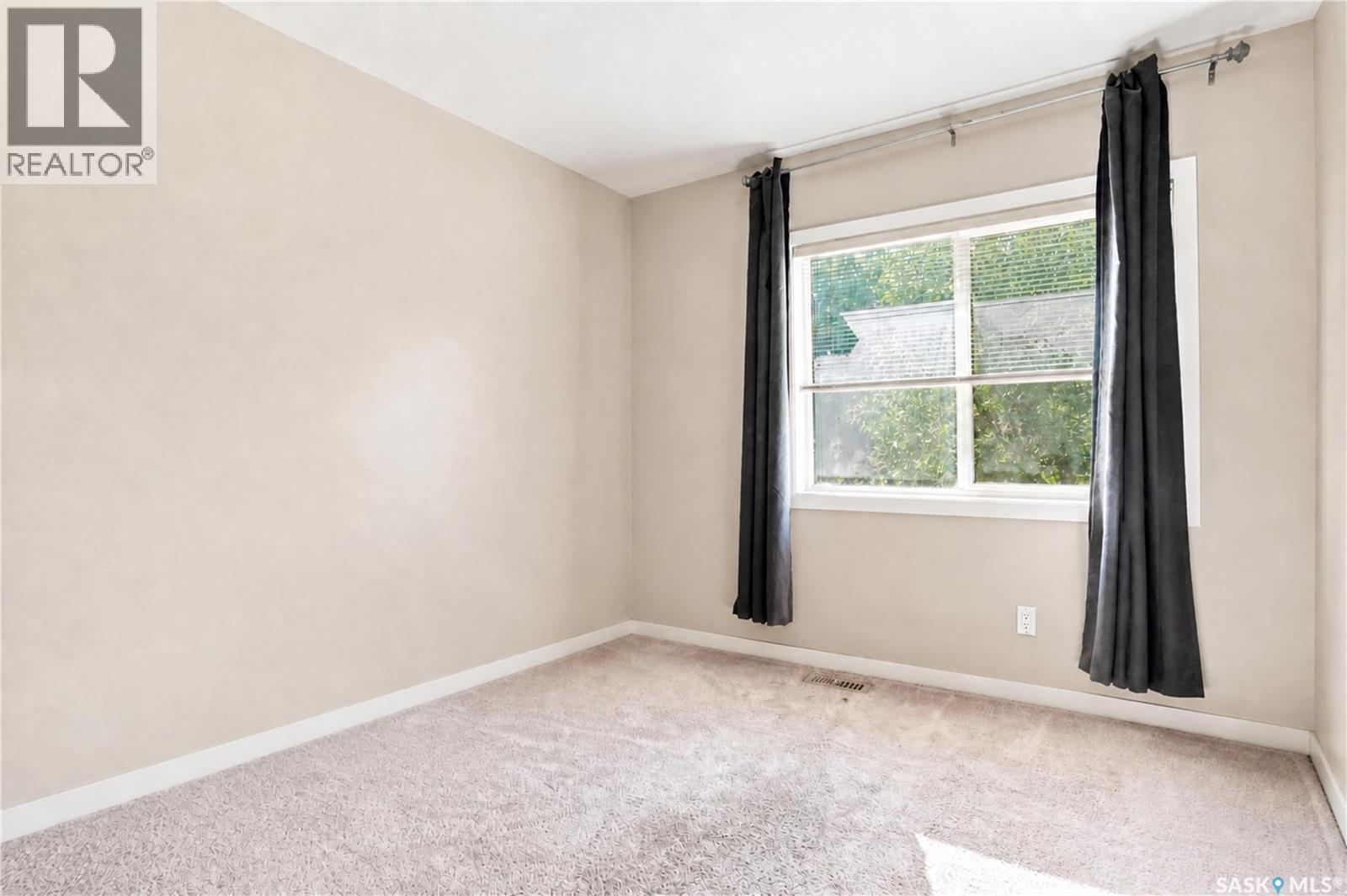 #1205 Grey STREET - 18