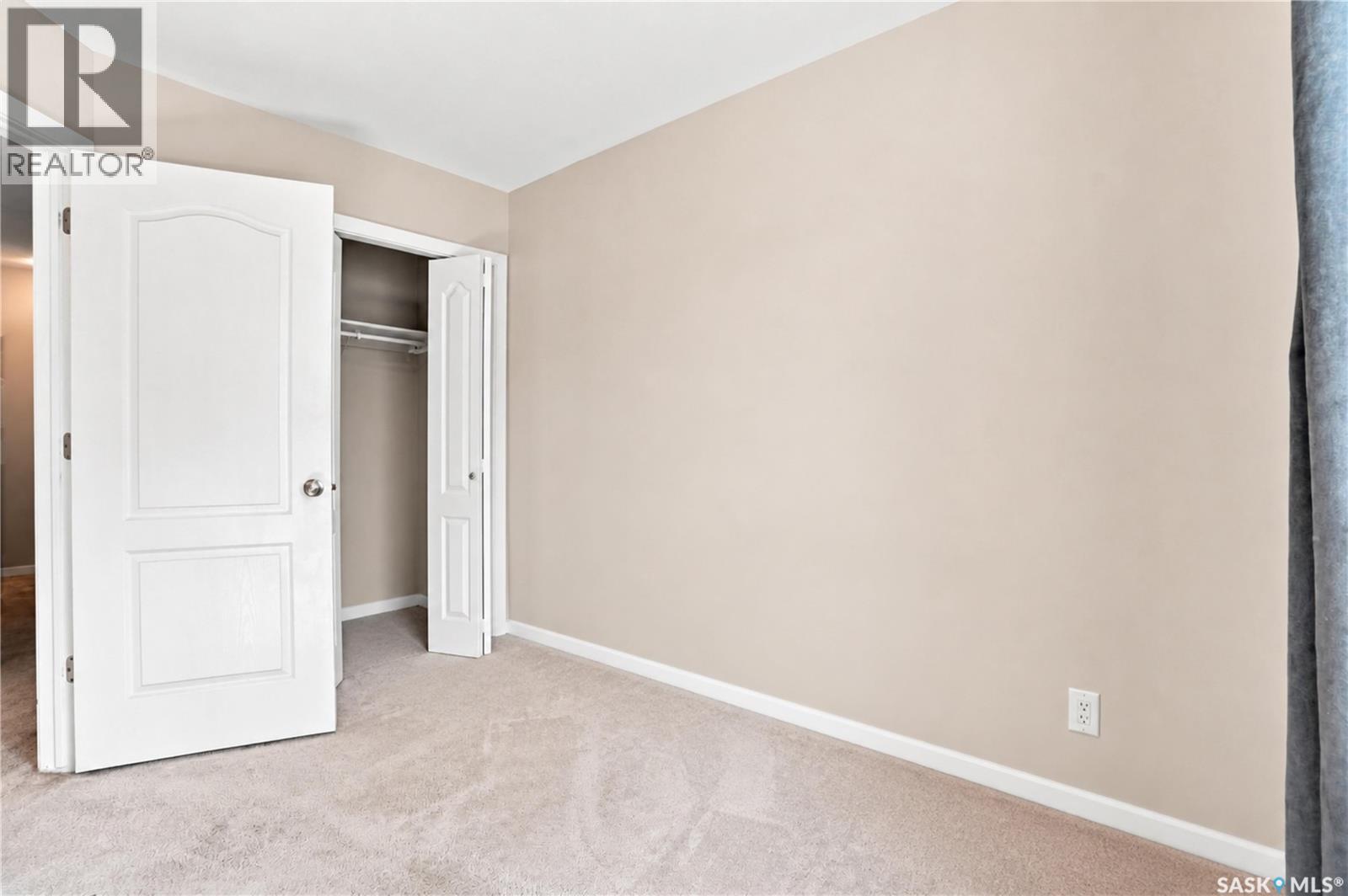 #1205 Grey STREET - Image 19