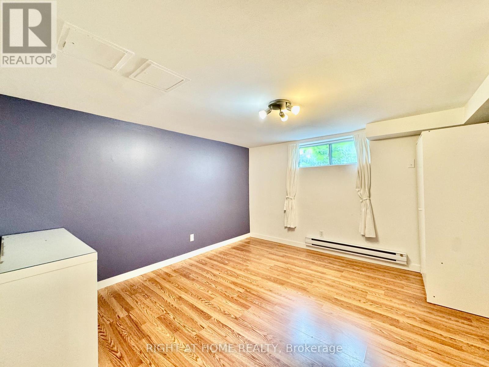 Photo of 1196 Avenue Road