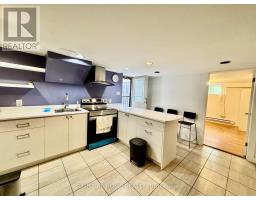 Bathroom - Lower Apartment - 1196 Avenue Road, Toronto, ON M5N2G1 Photo 6