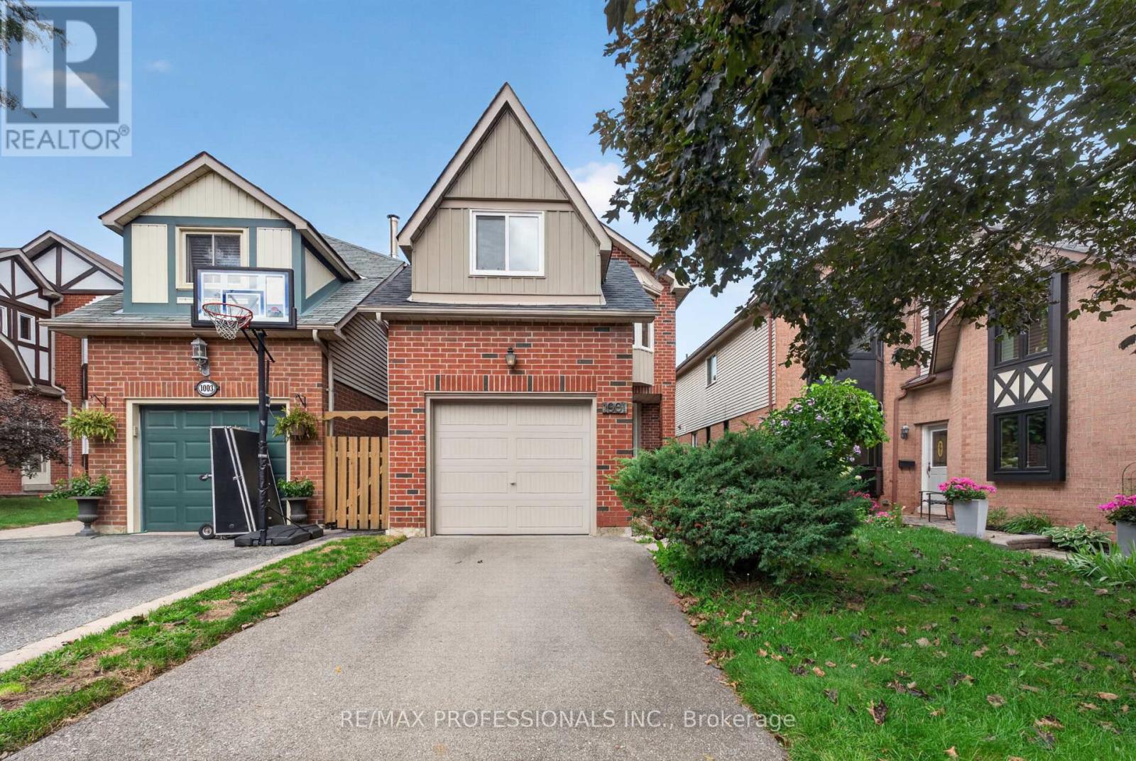 1001 REDBIRD CRESCENT - 1