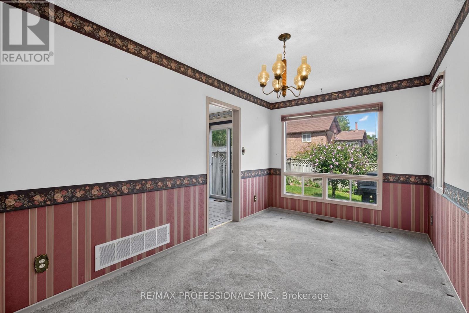 1001 REDBIRD CRESCENT - 11