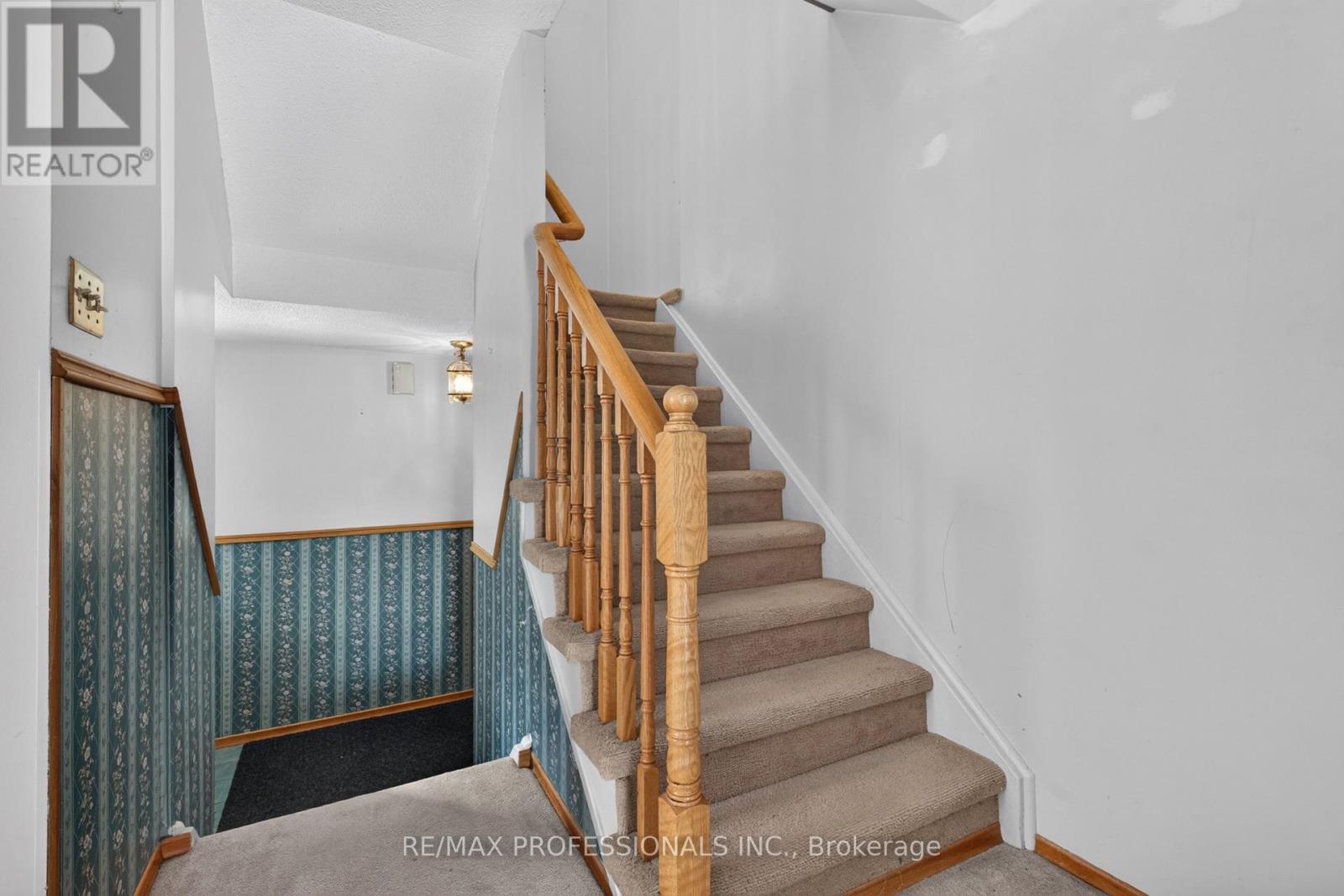 1001 REDBIRD CRESCENT - 18