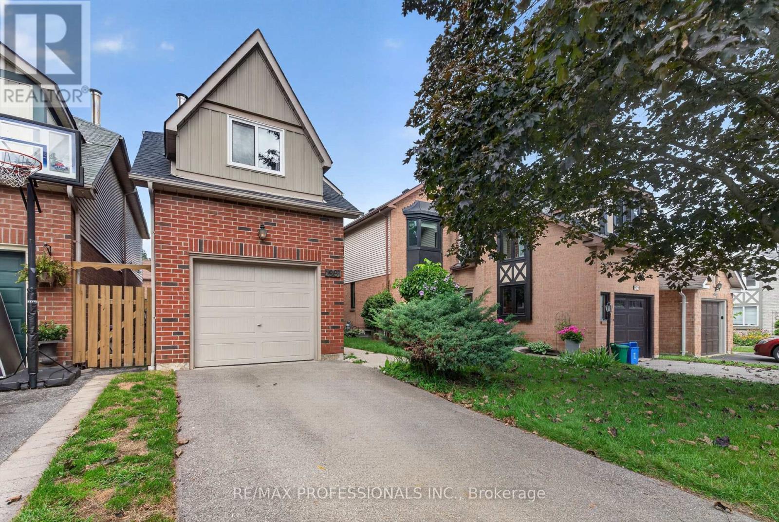 1001 REDBIRD CRESCENT - 2