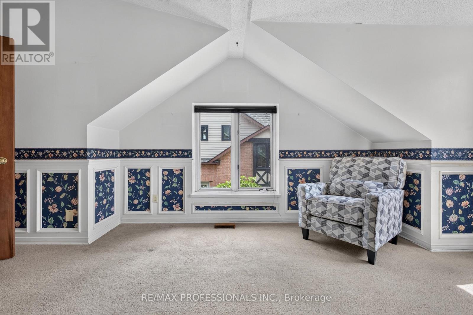 1001 REDBIRD CRESCENT - 20