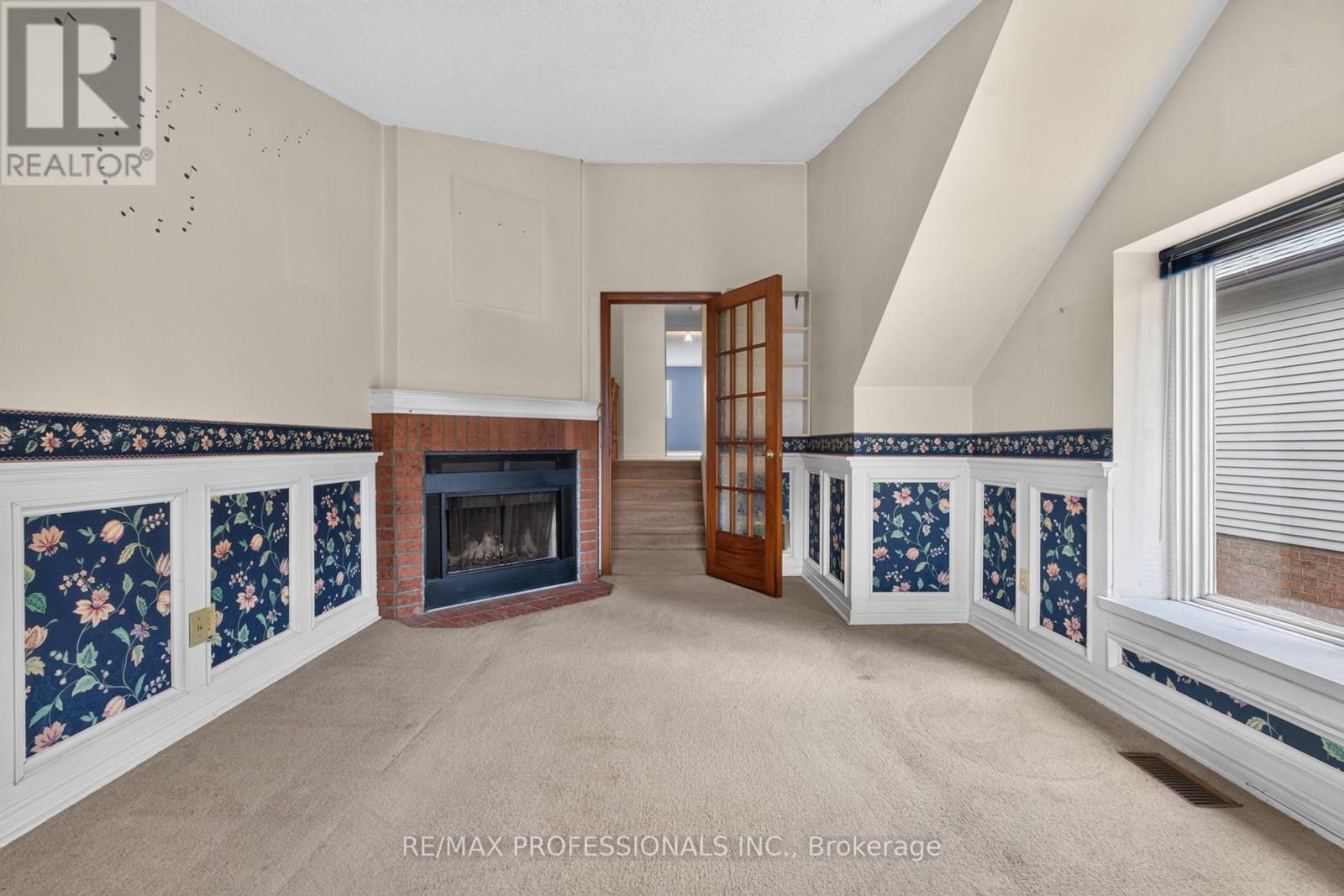 1001 REDBIRD CRESCENT - 21