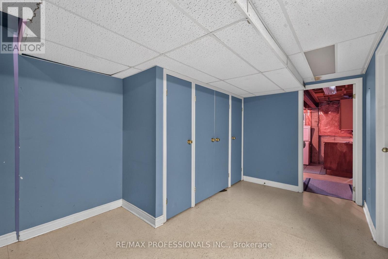1001 REDBIRD CRESCENT - 35