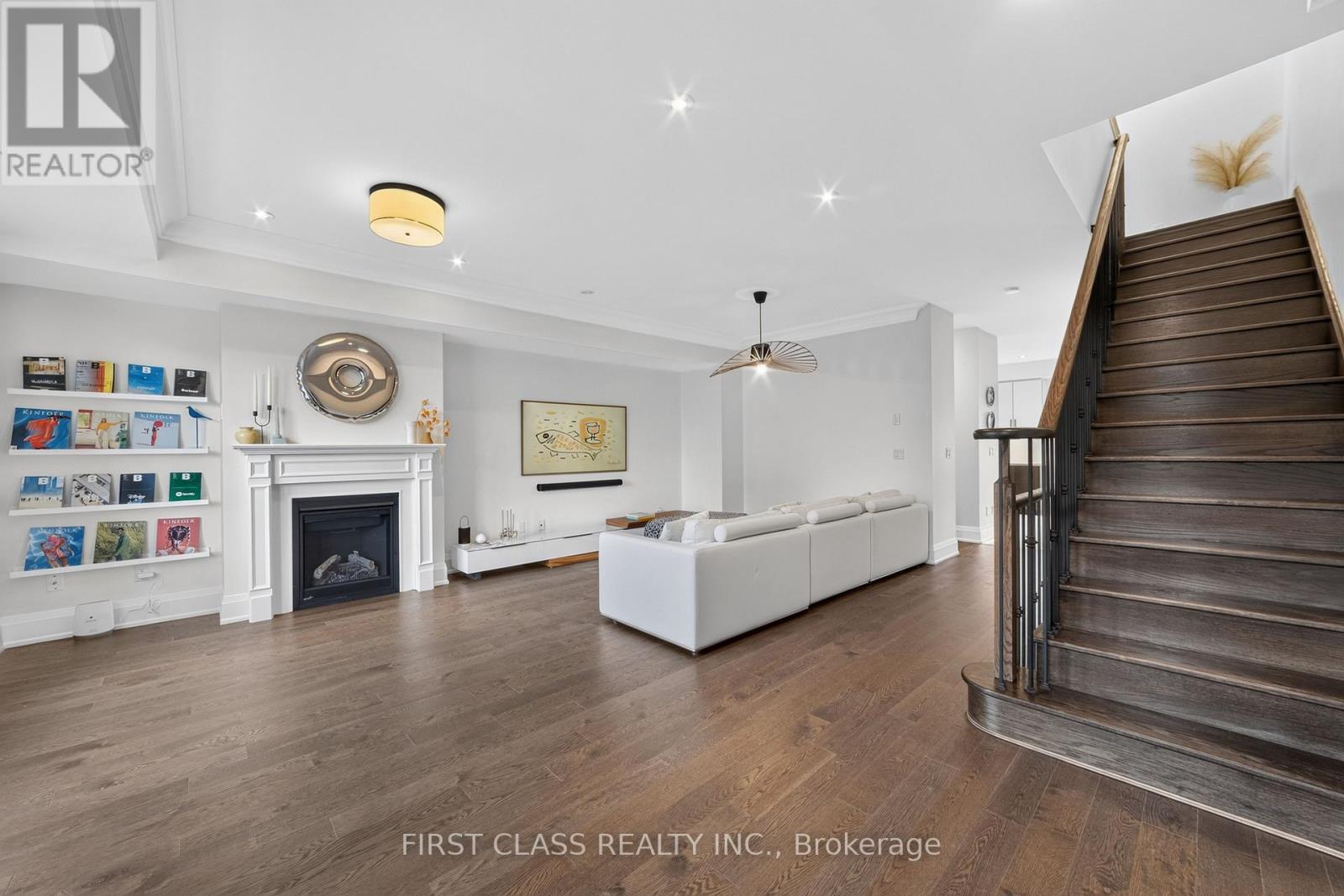 8 MILDRED TEMPLE WAY - 11
