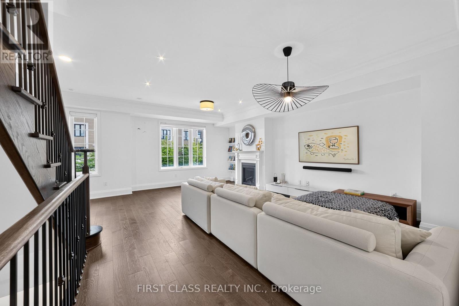 8 MILDRED TEMPLE WAY - 15