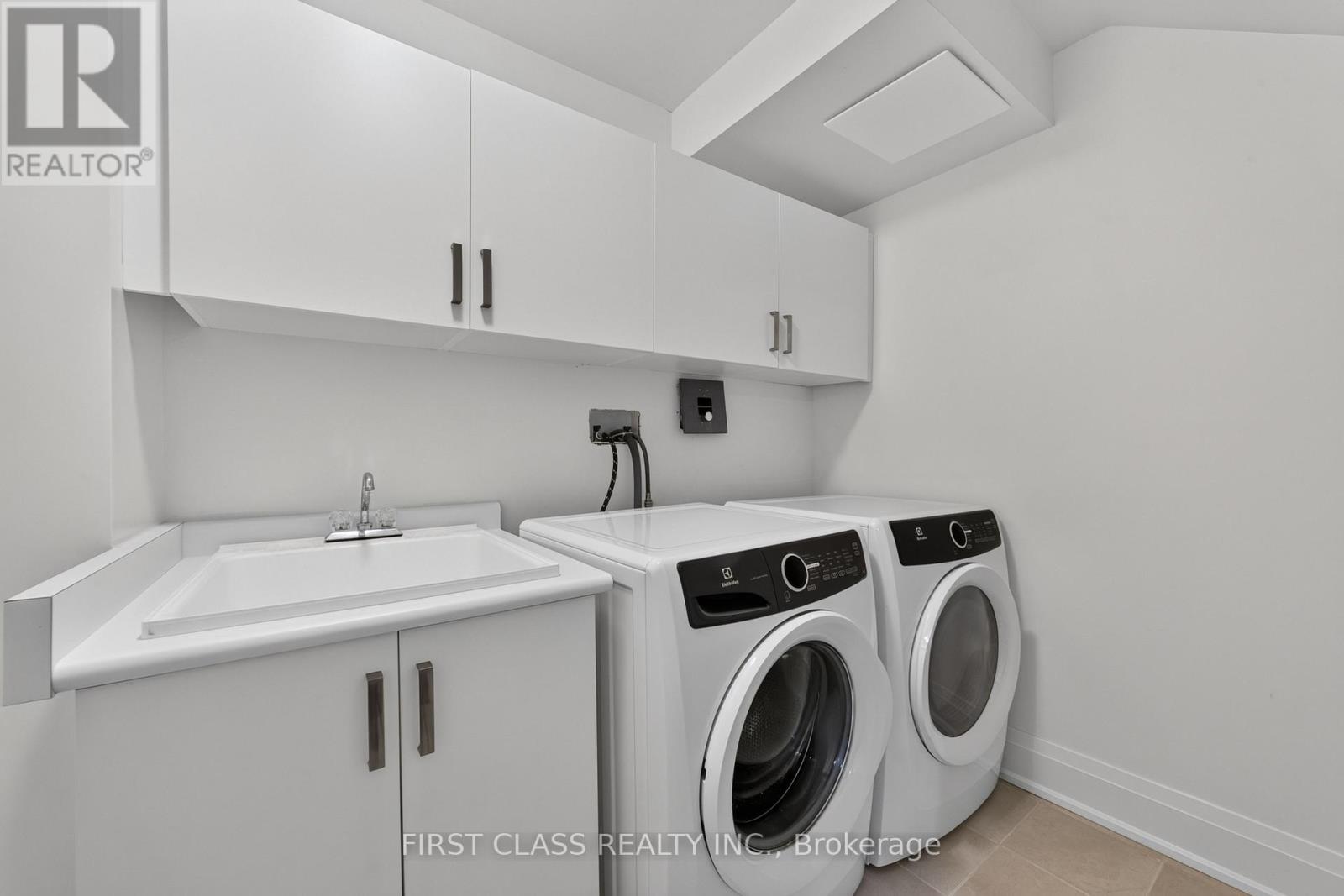 8 MILDRED TEMPLE WAY - Image 32