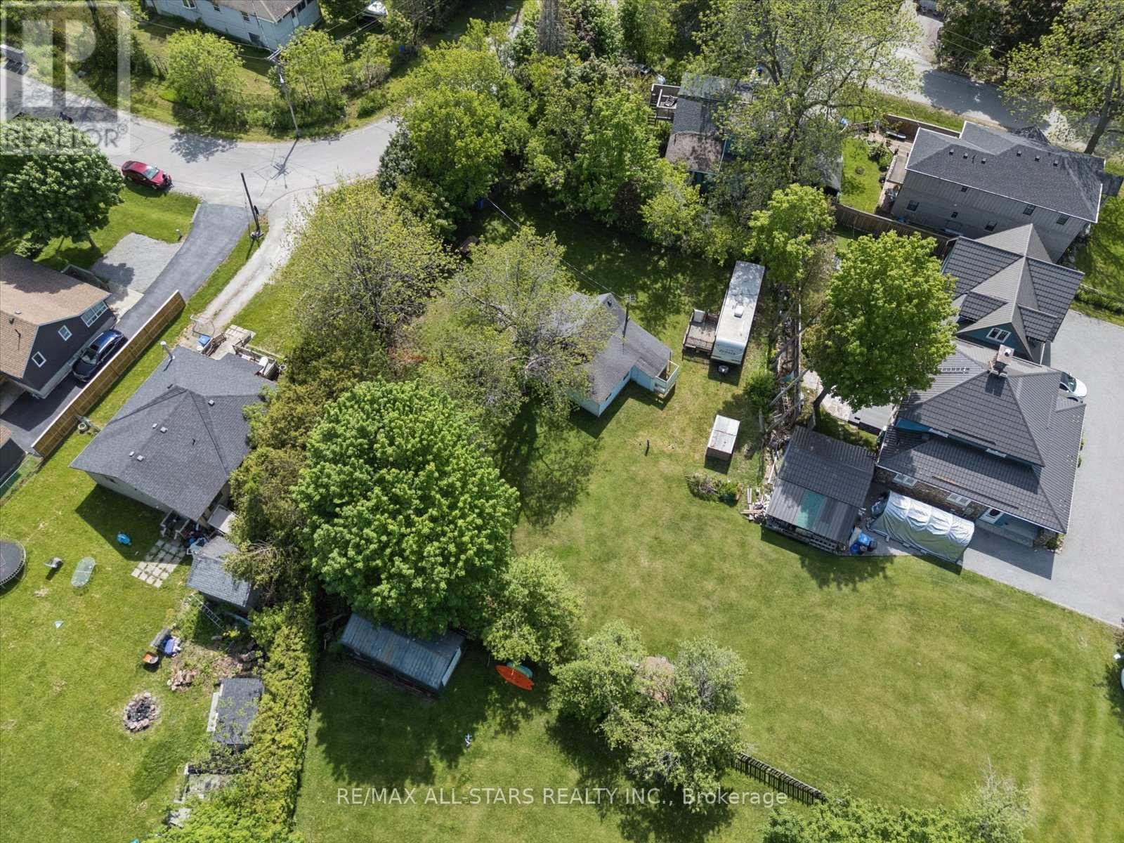 68 FARLEY CIRCLE - 33