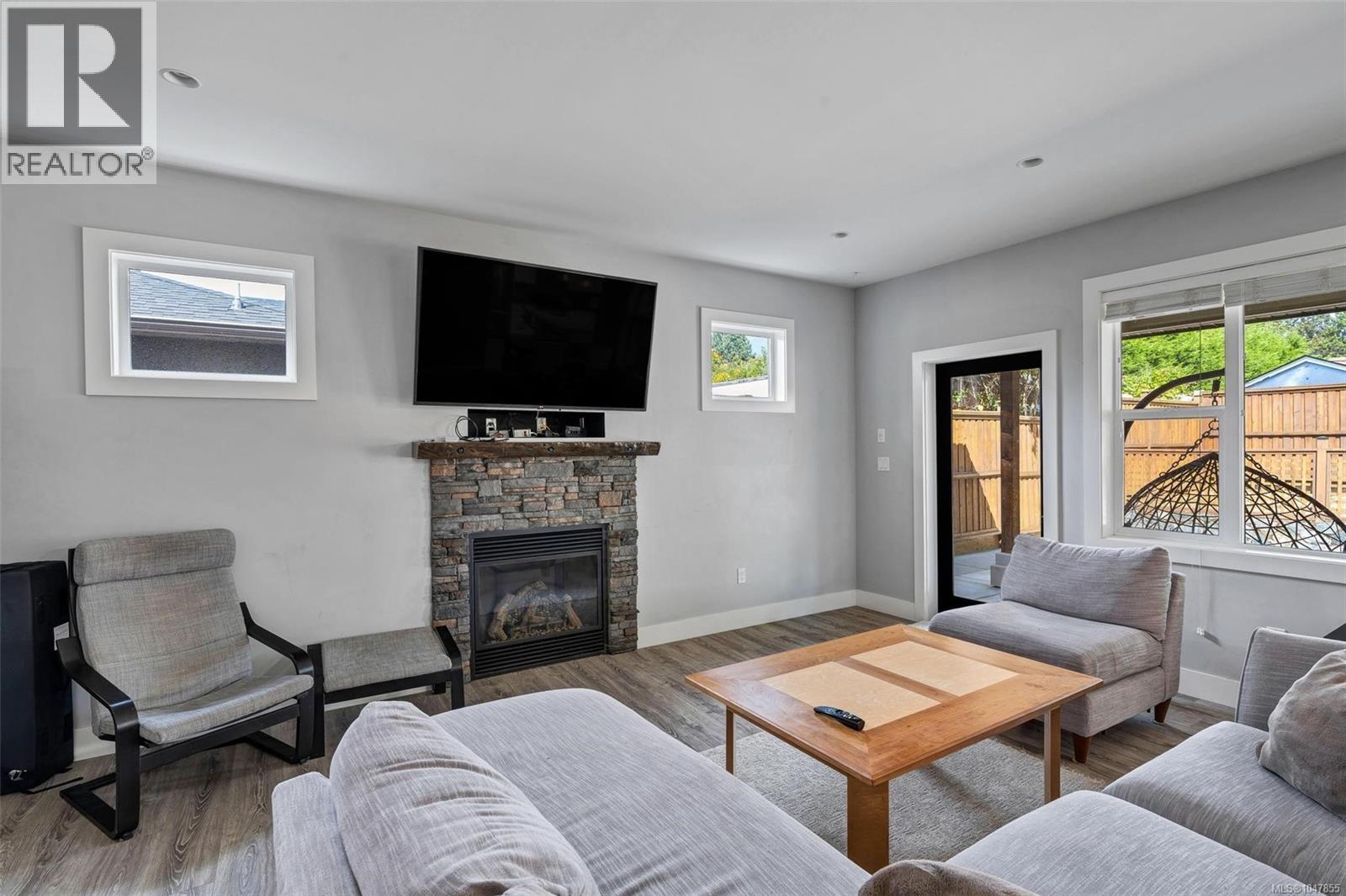  132 Crease Avenue, Saanich