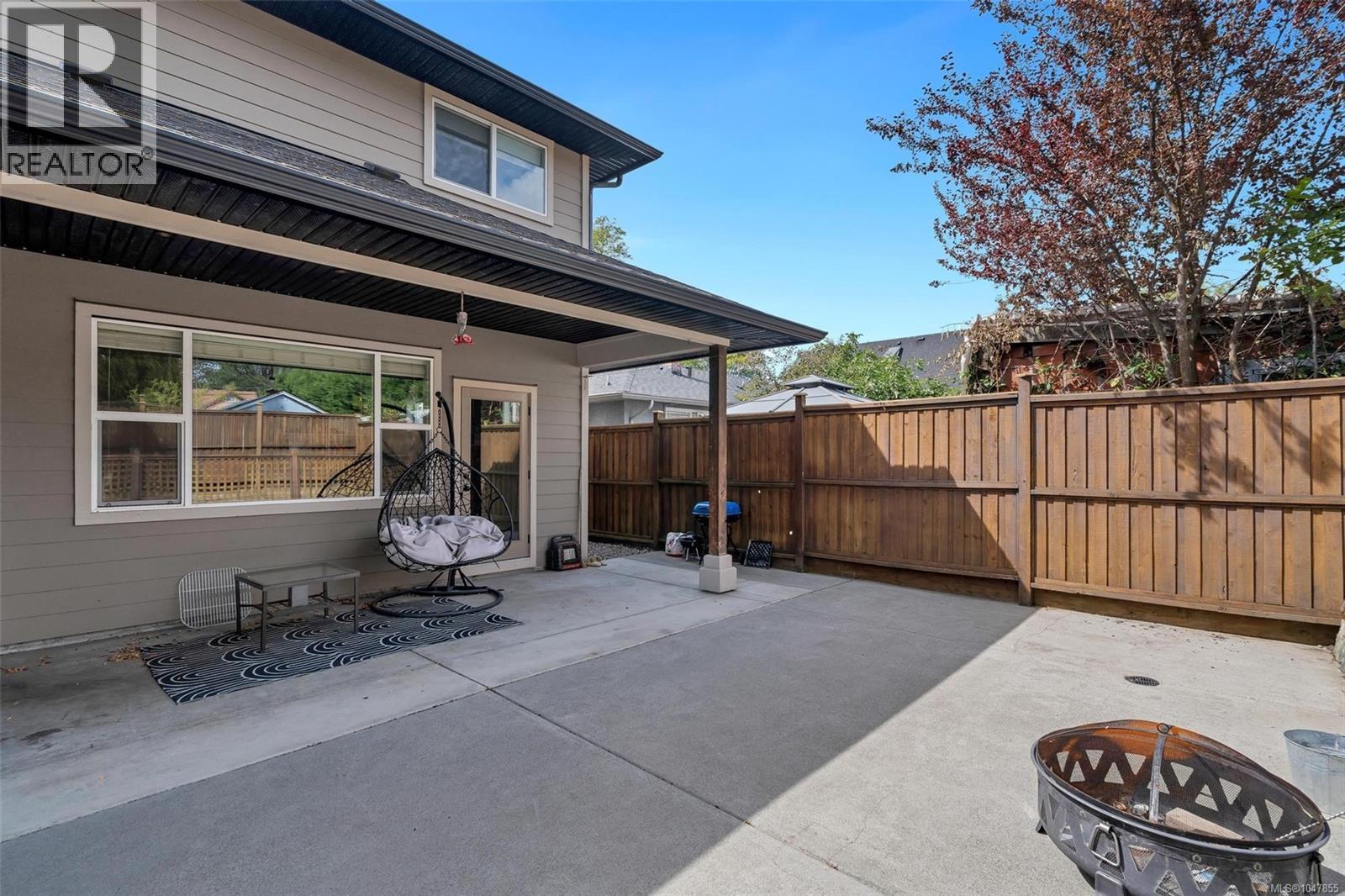  132 Crease Avenue, Saanich