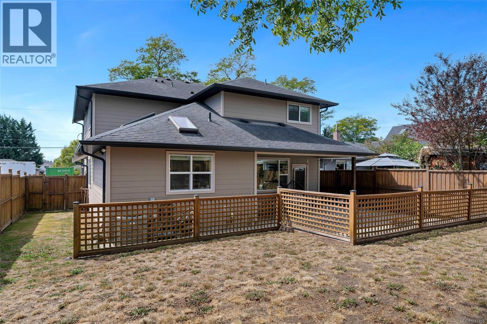  132 Crease Avenue, Saanich