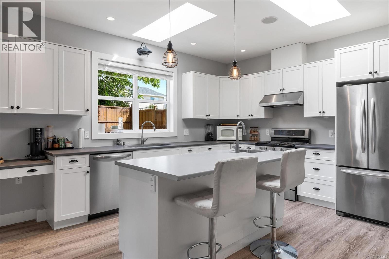  132 Crease Avenue, Saanich