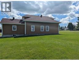 Living room - 5915 Route 17, Saint Quentin, NB E8A2J7 Photo 8