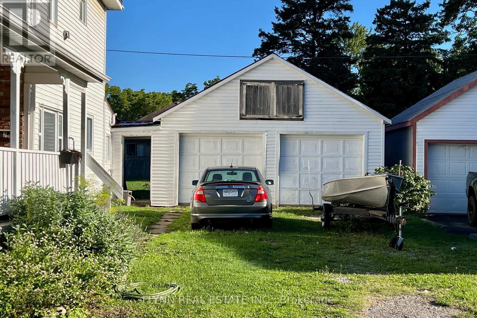535 BROAD STREET E - Image 31