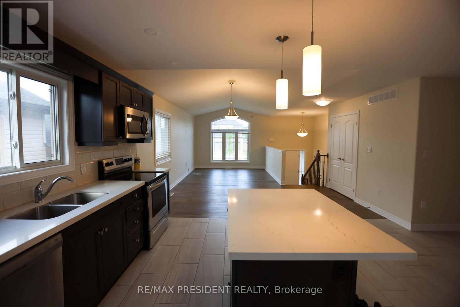 7 BERKSHIRE DRIVE - Image 12