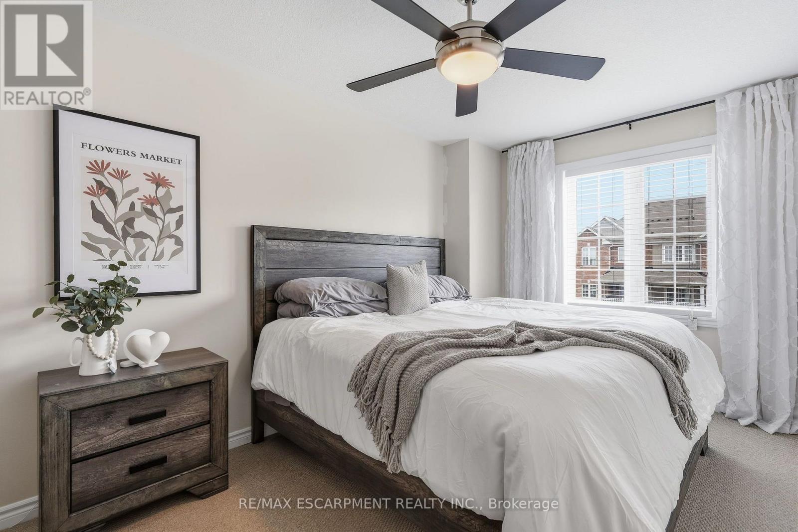 25 HISCOTT DRIVE - 11