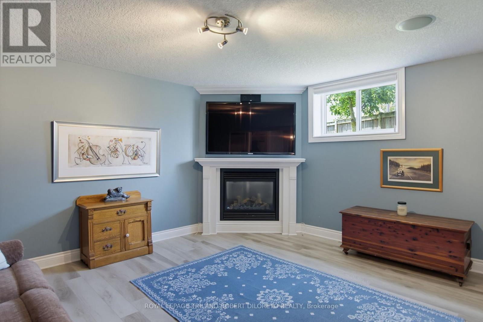 3402 CRANE AVENUE - 26