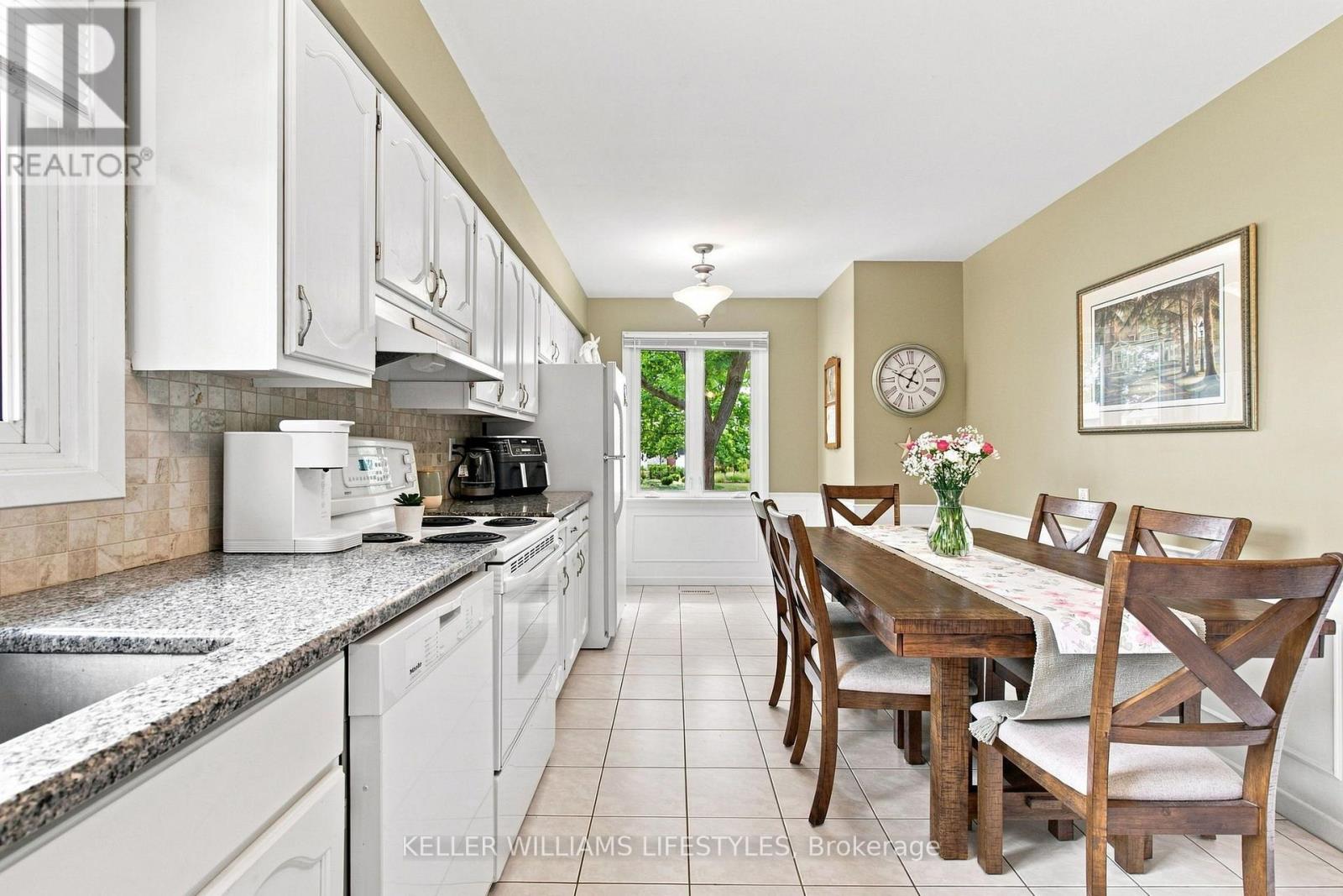 65 VILLENEUVE CRESCENT - 10