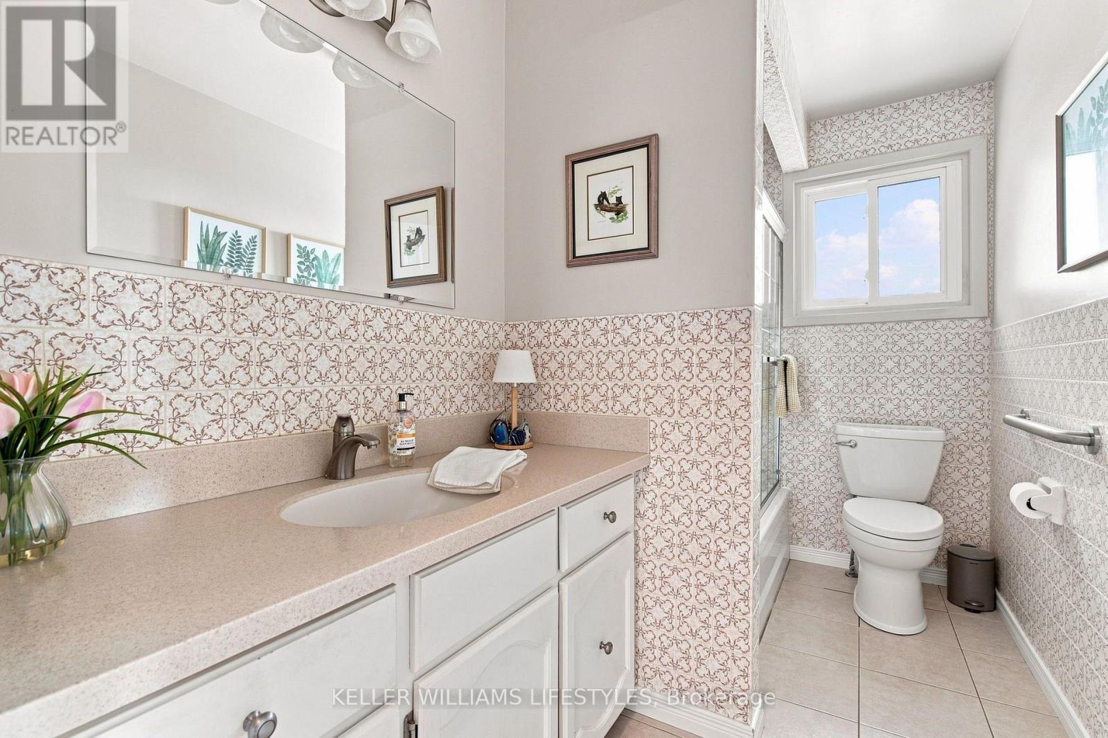 65 VILLENEUVE CRESCENT - Image 19