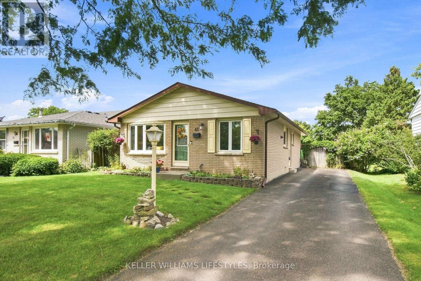 65 VILLENEUVE CRESCENT - 2