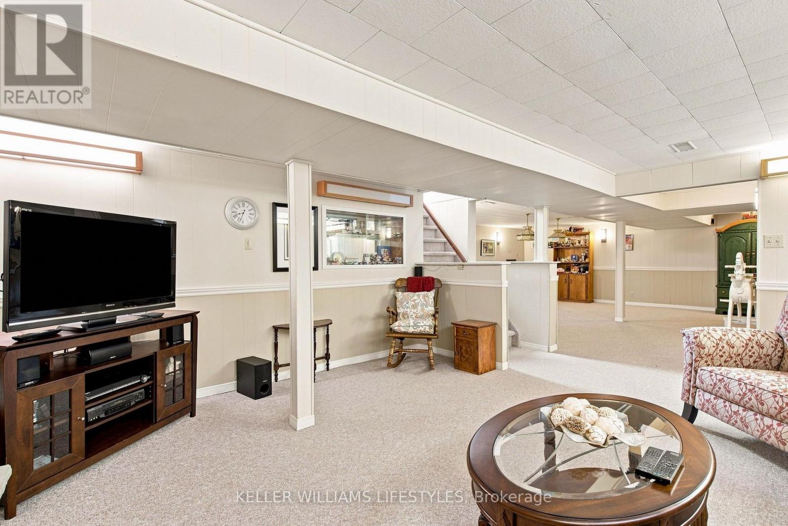 65 VILLENEUVE CRESCENT - Image 23