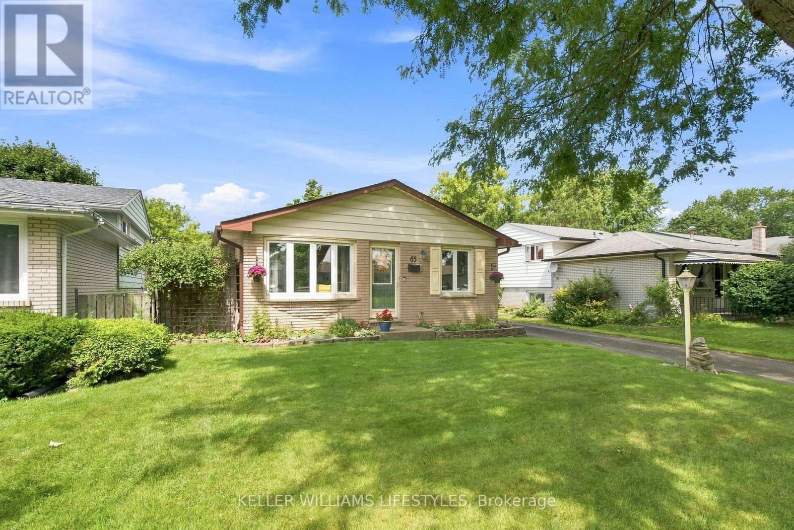 65 VILLENEUVE CRESCENT - 3