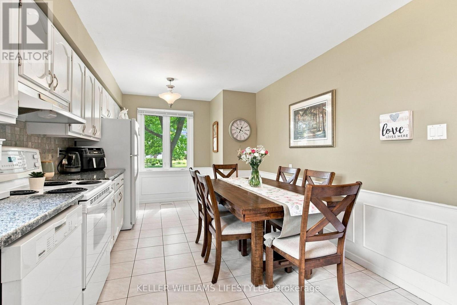 65 VILLENEUVE CRESCENT - 9