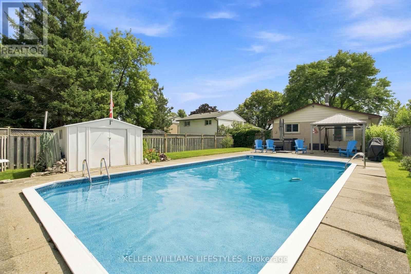 65 VILLENEUVE CRESCENT - Image 32