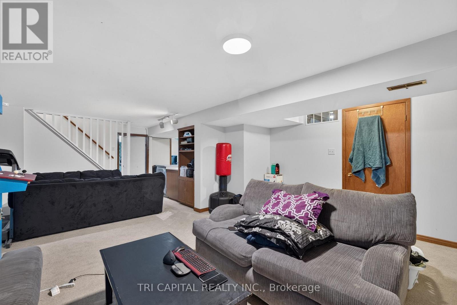 4 HARDING CRESCENT - Image 24