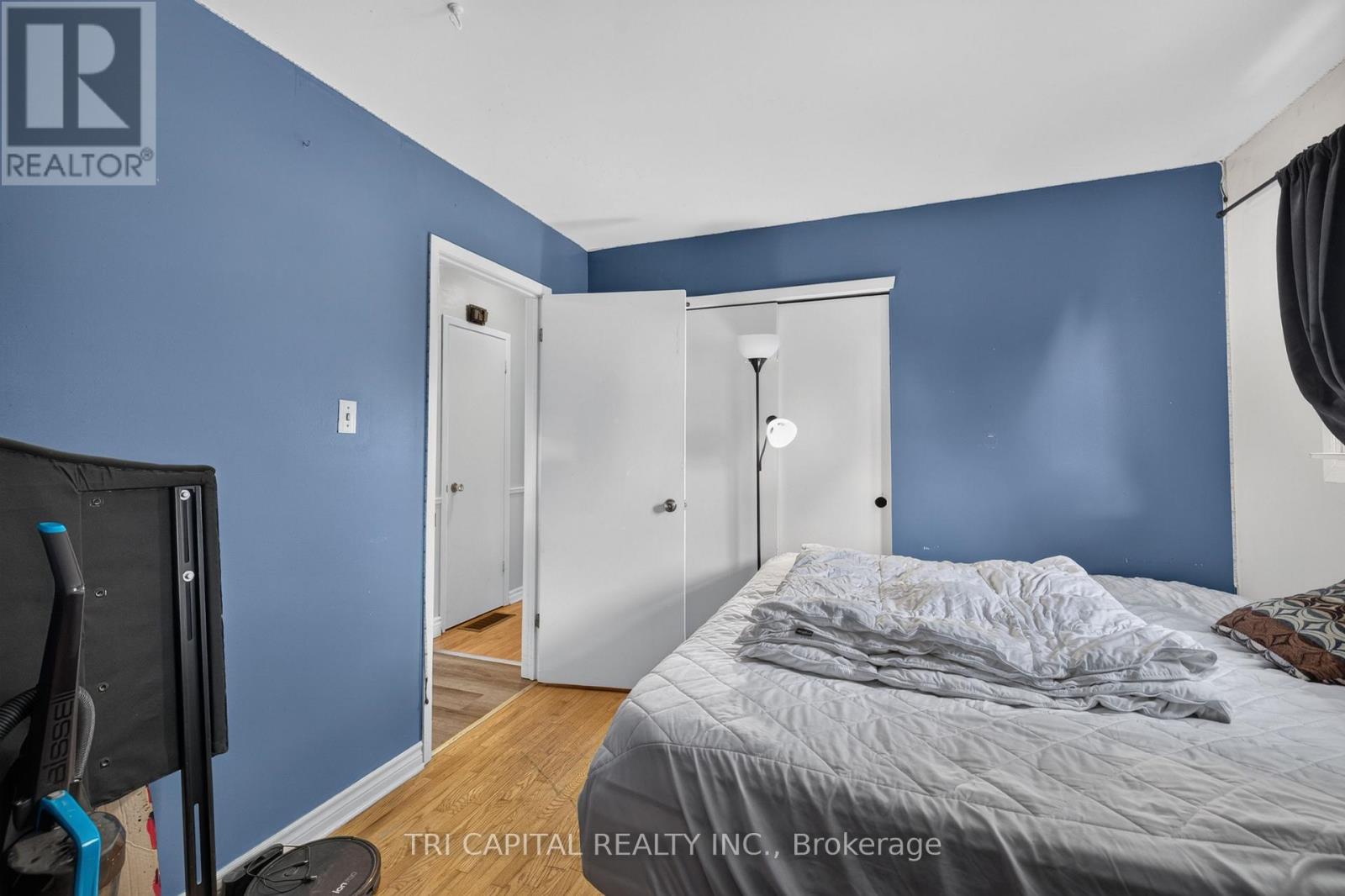4 HARDING CRESCENT - 12