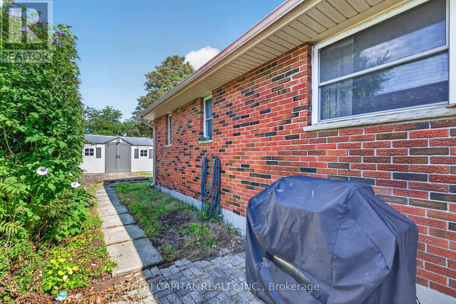 4 HARDING CRESCENT - Image 31