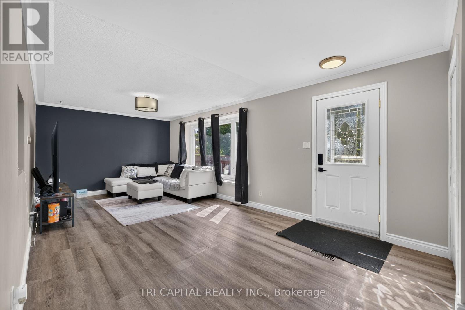 4 HARDING CRESCENT - Image 6