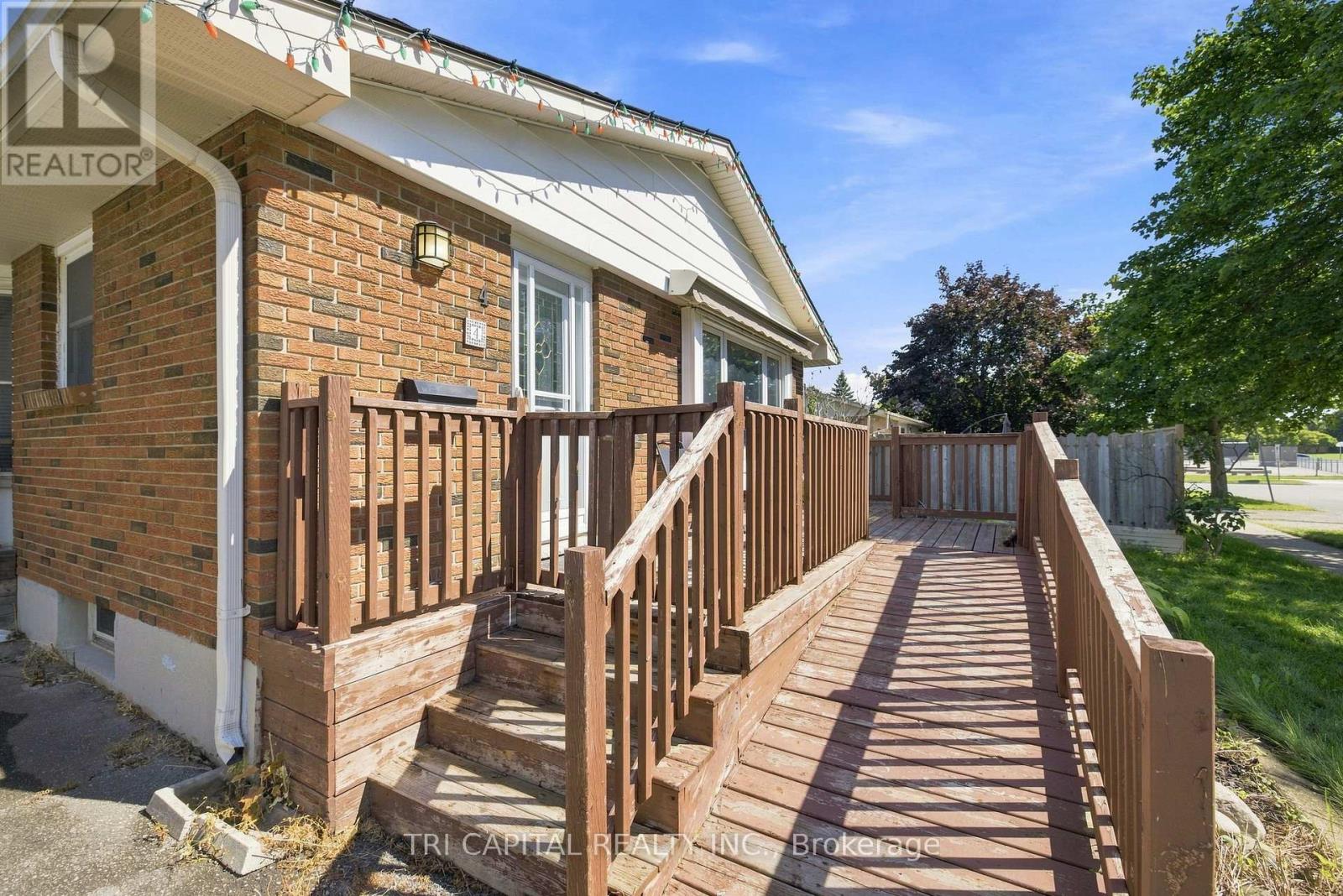4 HARDING CRESCENT - 3