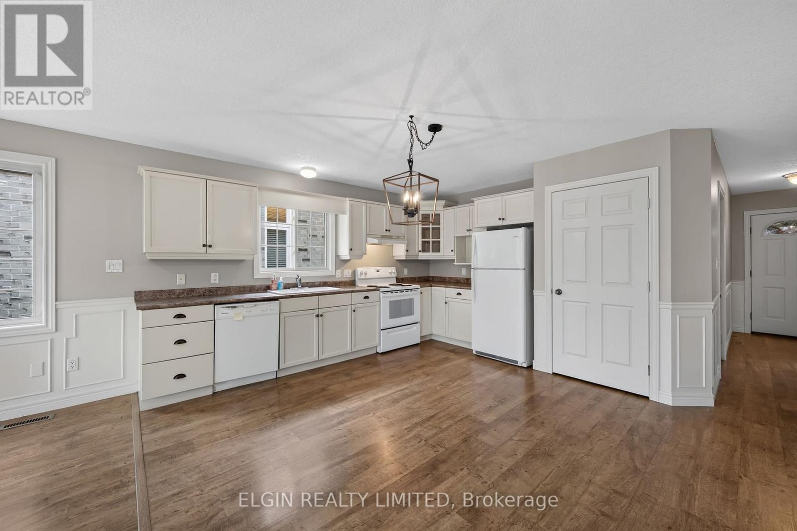 40 SCHREYER DRIVE - 13