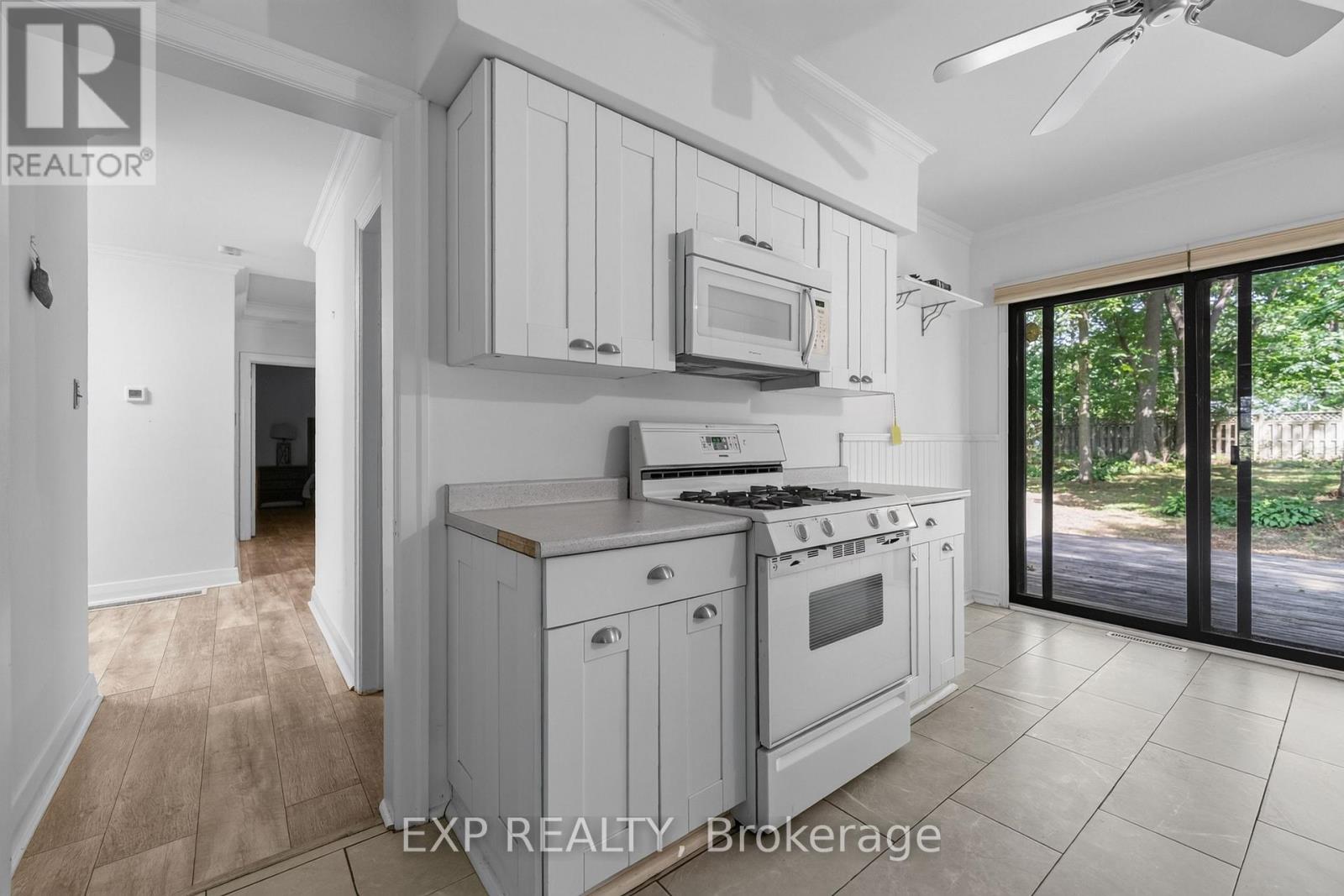 564 PROSPECT POINT ROAD N - Image 14