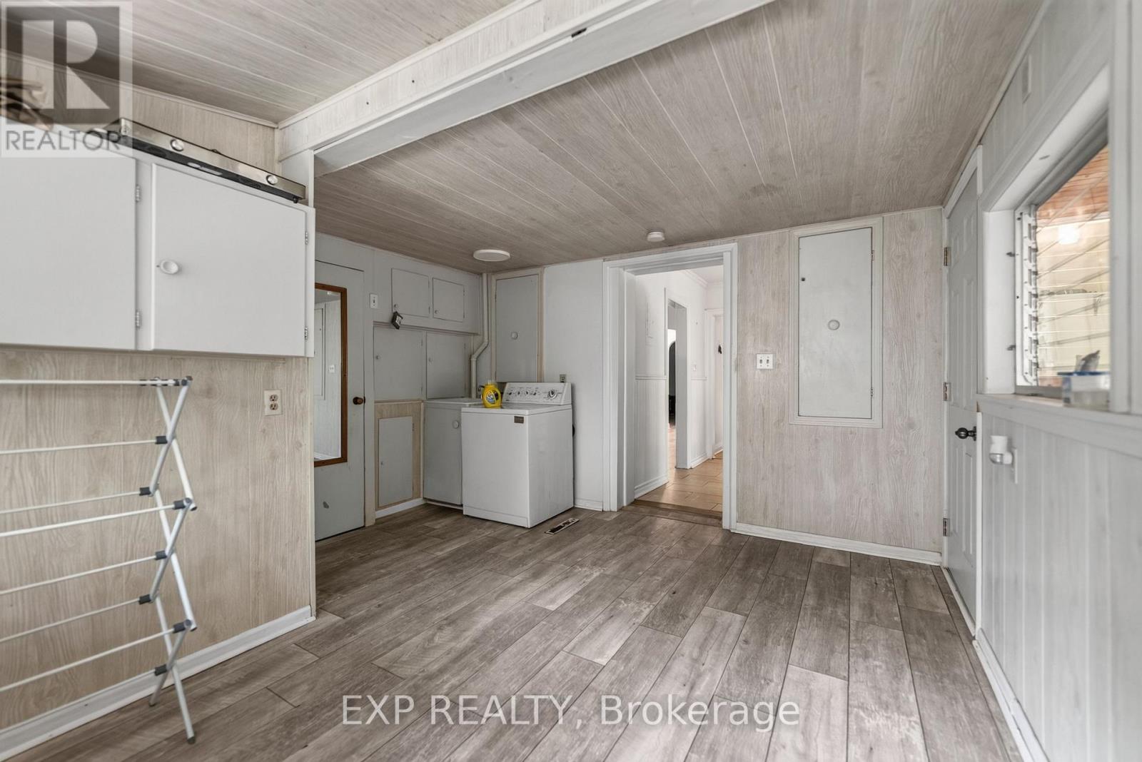 564 PROSPECT POINT ROAD N - Image 21