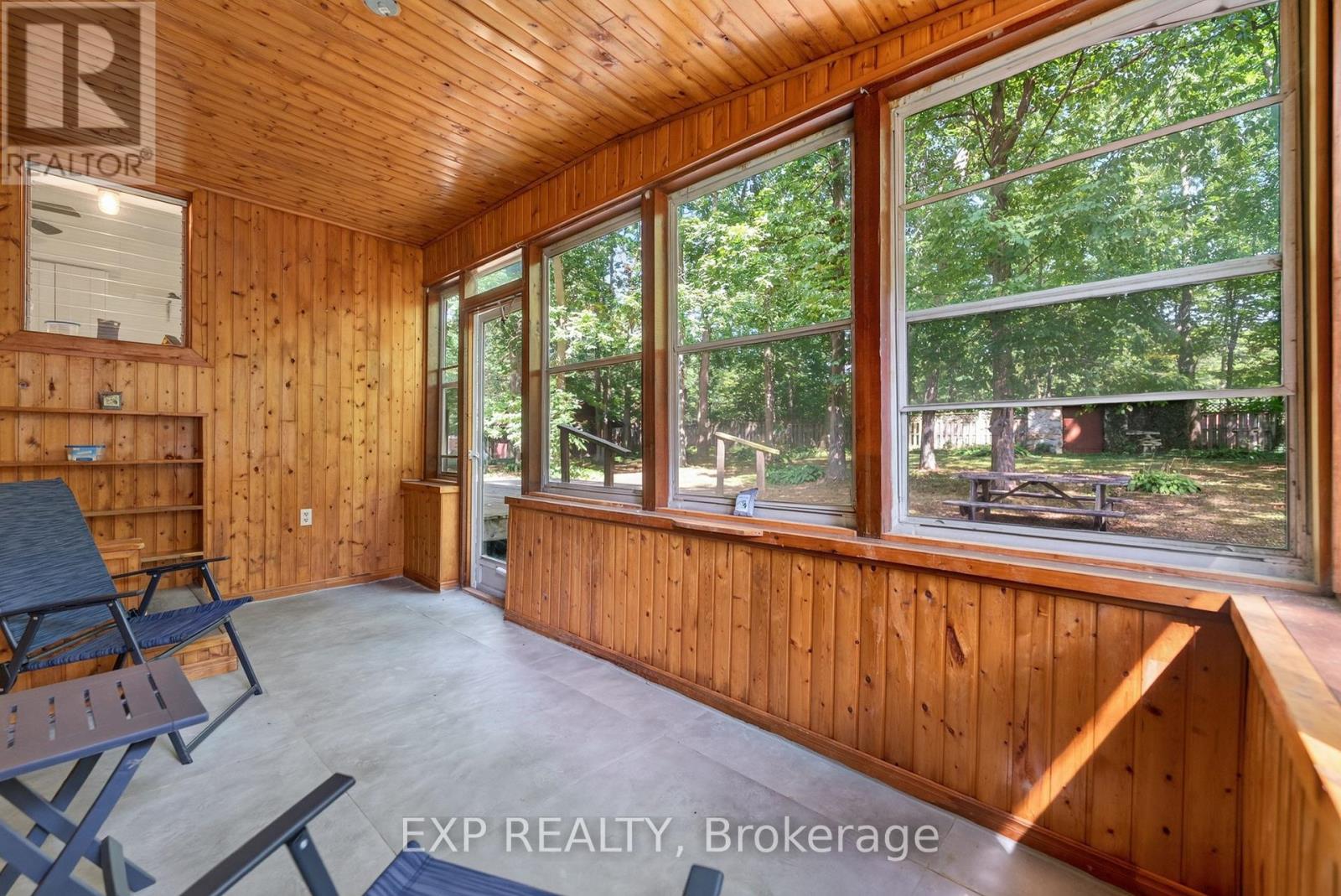 564 PROSPECT POINT ROAD N - 27